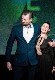 Полина ищет па