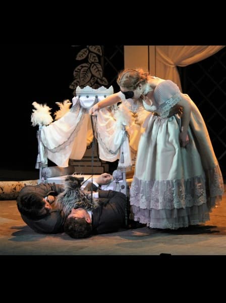 Чужая жена и муж под кроватью