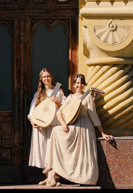 "Великолепный век льва и единорога". Дуэт Folia.