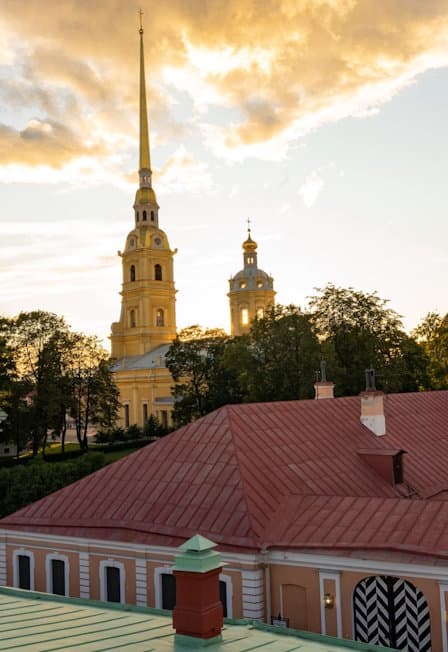 Петропавловская крепость в мини-группе: собор и усыпальница — билеты включены