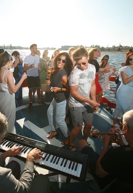 Музыкальный рейс “Плыви со звуком"