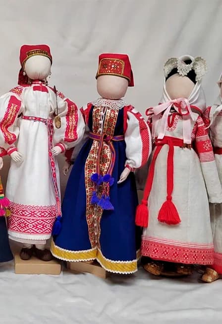 Мир наших историй: Выставка народной студии традиционных ремёсел "Супрядки"