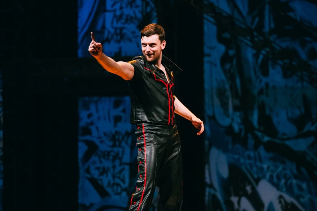 Только для женщин! (Красный факел)