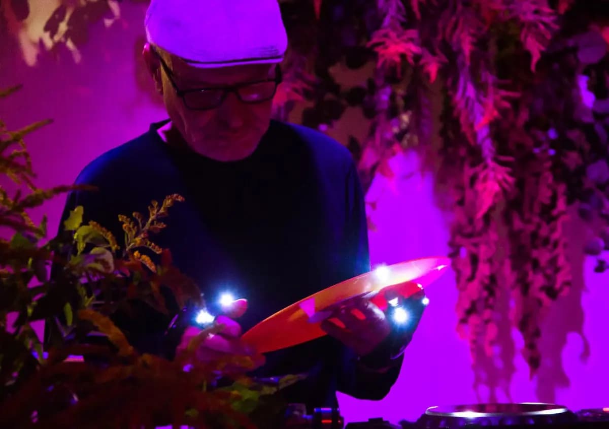 Виниловый клуб в Переделкине