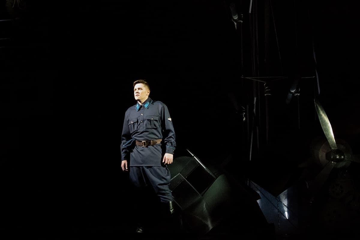 Два капитана (Музыкальный театр)