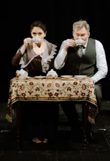 Крутится, вертится, шар