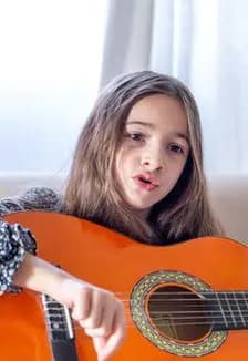 Рок-н-ролл на пальцах: начинаем с гитары. Мастер-класс для детей