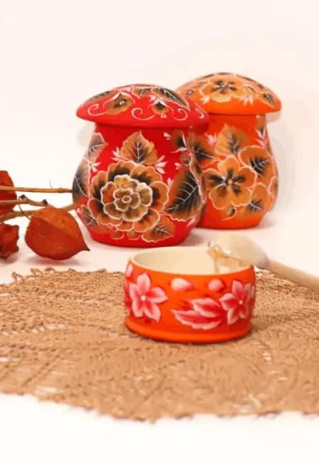 Живые узоры: 15 лет Лукояновской росписи. Выставка