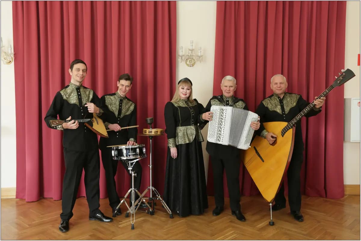 Под окном черёмуха колышется (Филармония)