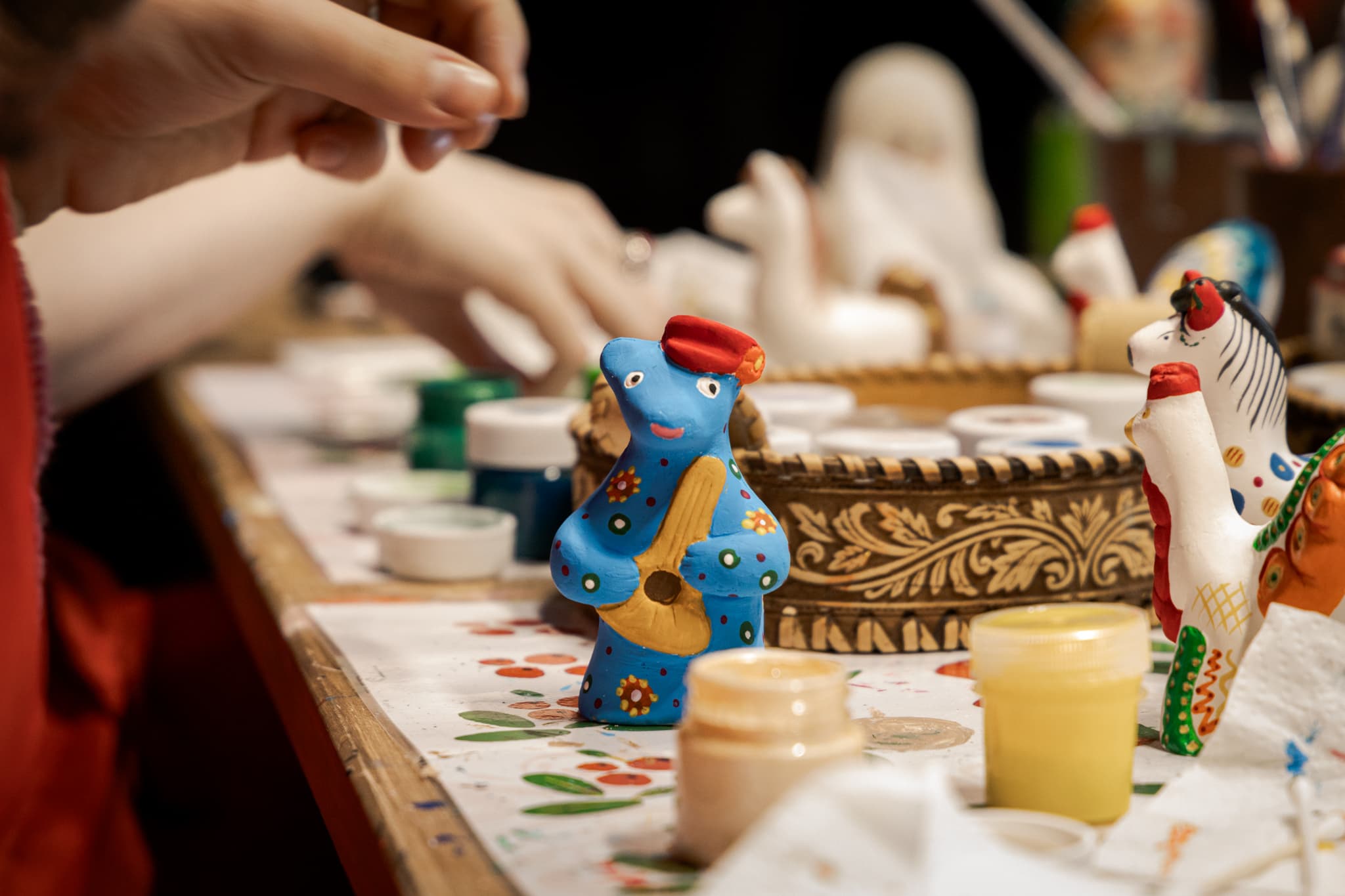 Роспись дымковской игрушки (Изба-Забава)