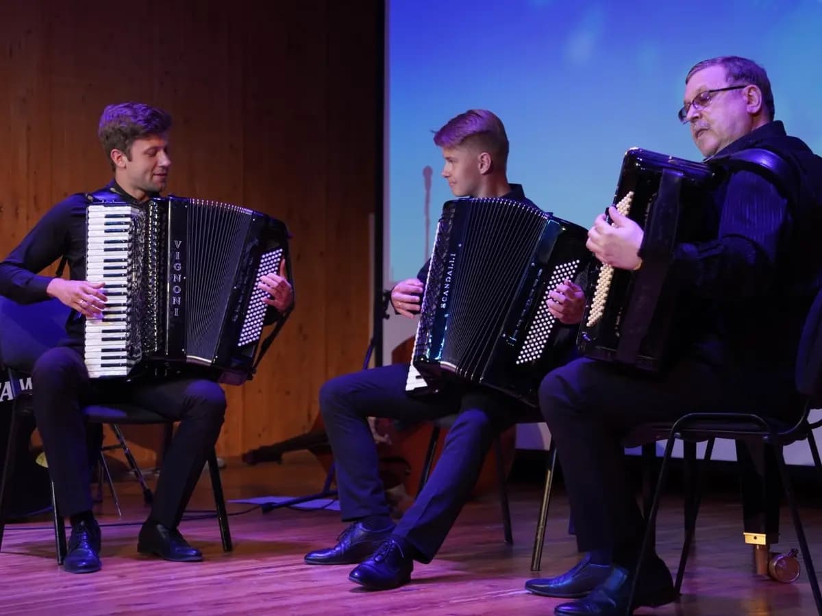 На солнечной поляночке (Филармония им. Шнитке)