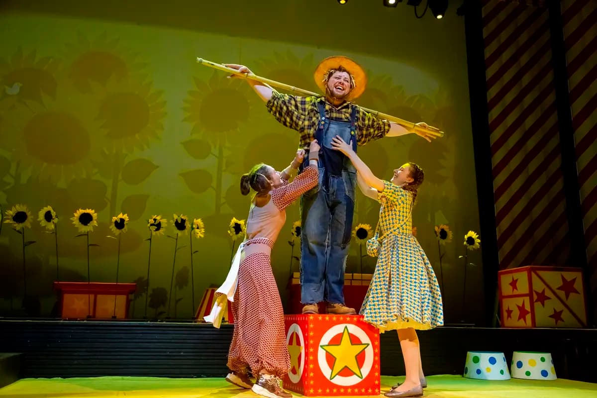 Волшебник Изумрудного города (Театральный центр «Вишнёвый сад»)