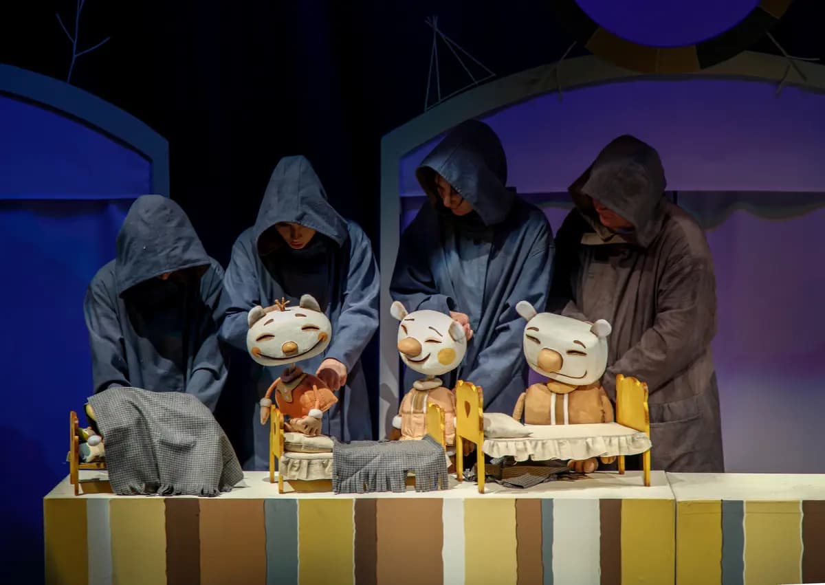 Три медведя (Театр юного зрителя)