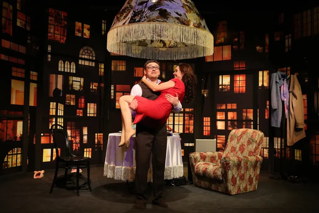 Пришёл мужчина к женщине (Драматический театр)