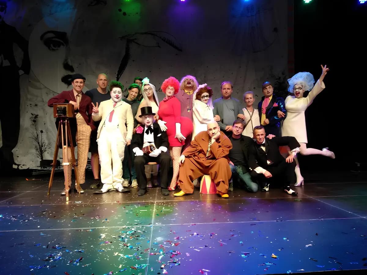 Озорное ревю (Театральная долина)