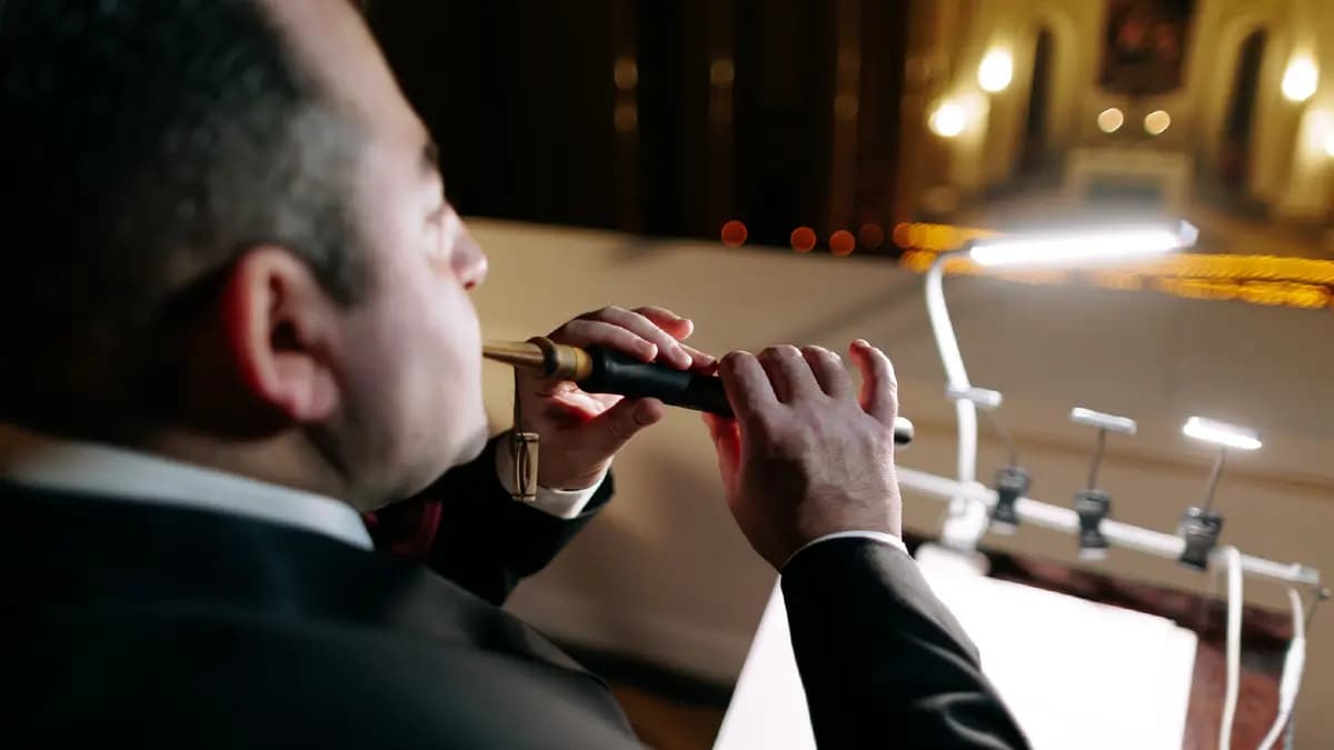 Дудук в сиянии свечей (Музей Скрябина)