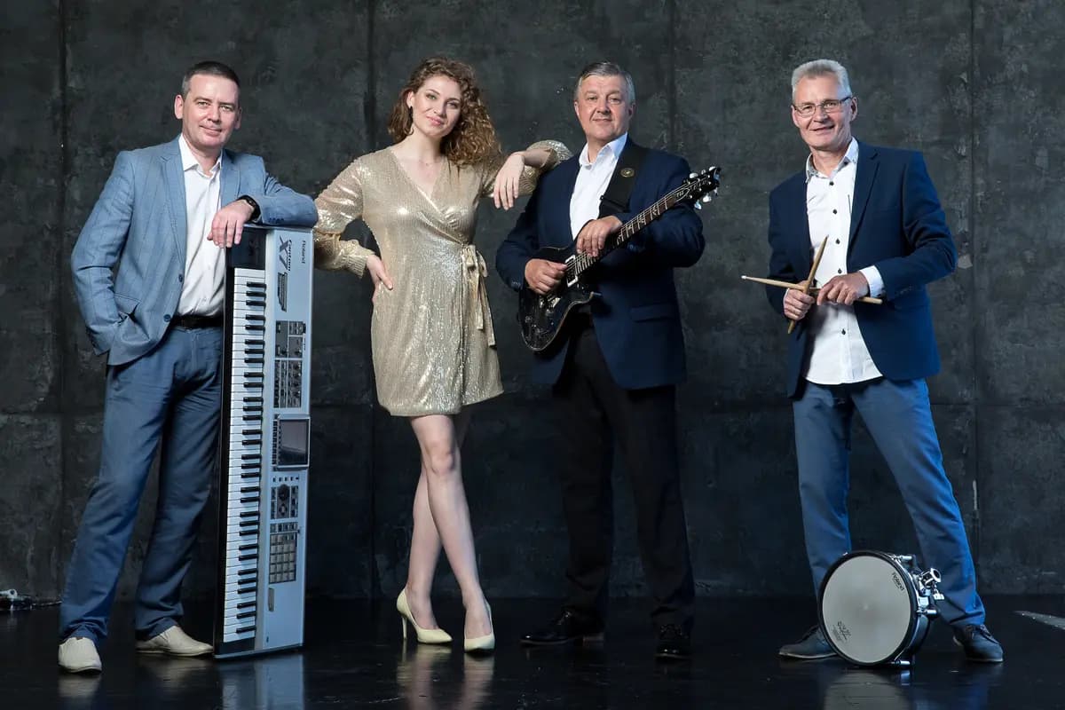 Юрий Антонов, Земляне, Самоцветы. Часть 2 (ДК им. Октябрьской революции)