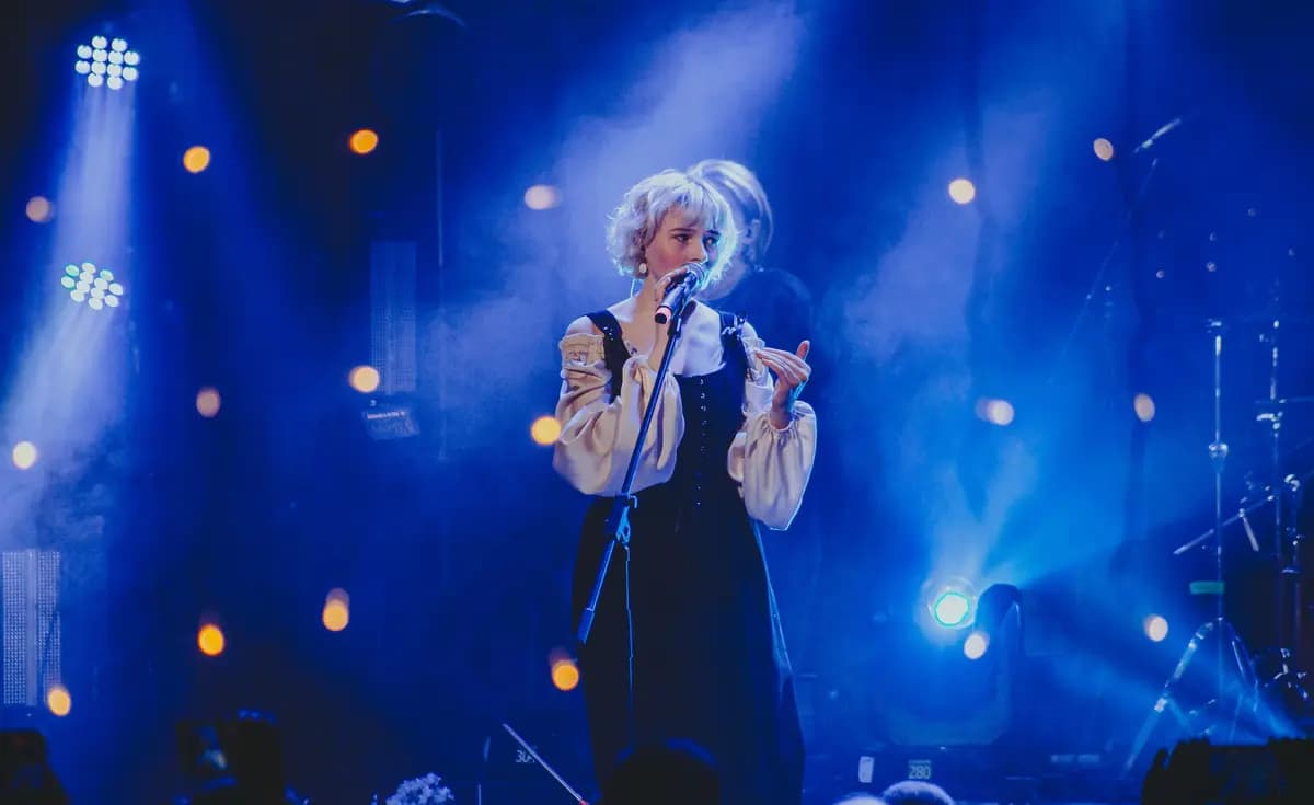 Аня из Питера (Мумий Тролль Music Bar)