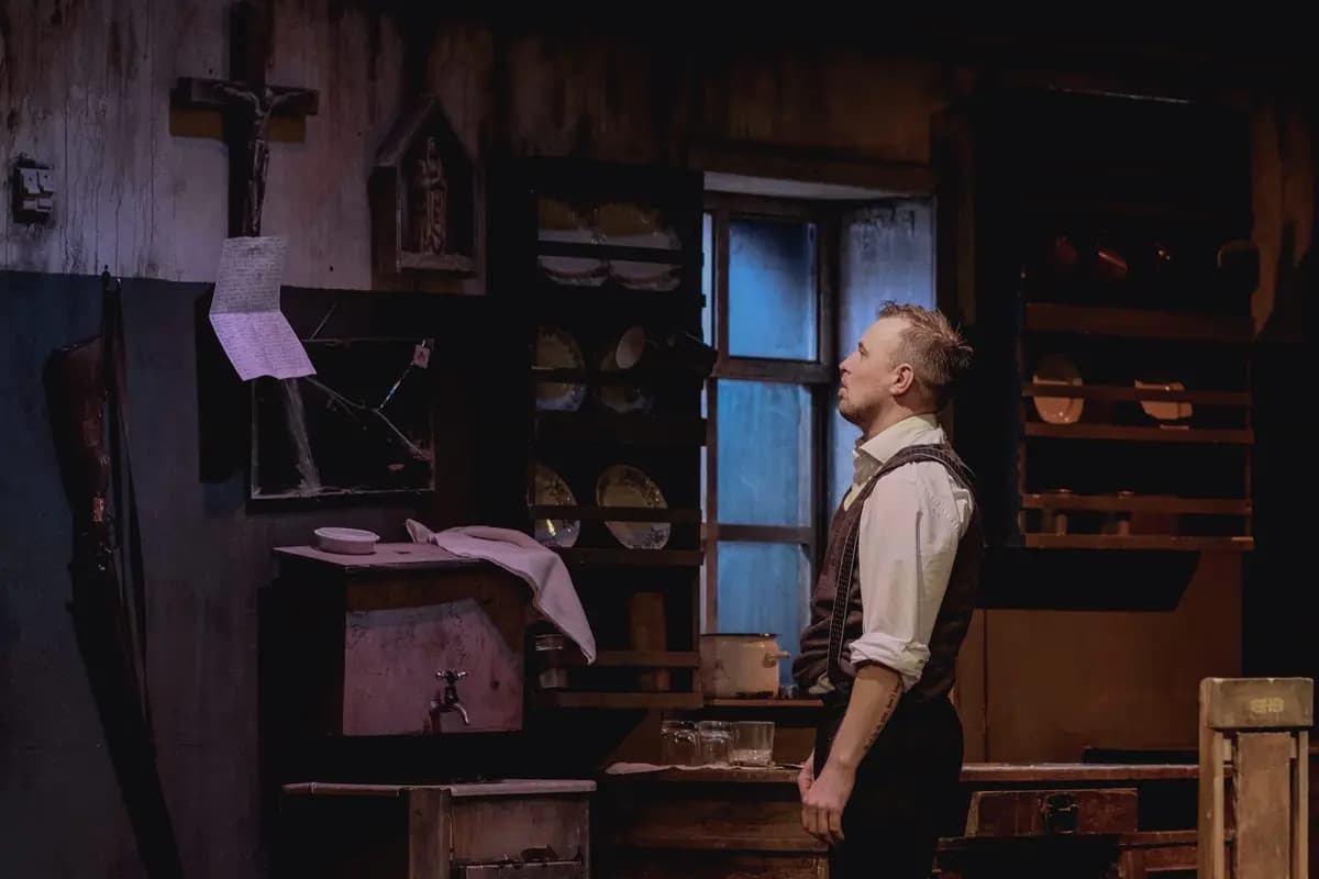 Сиротливый запад (Старый дом)