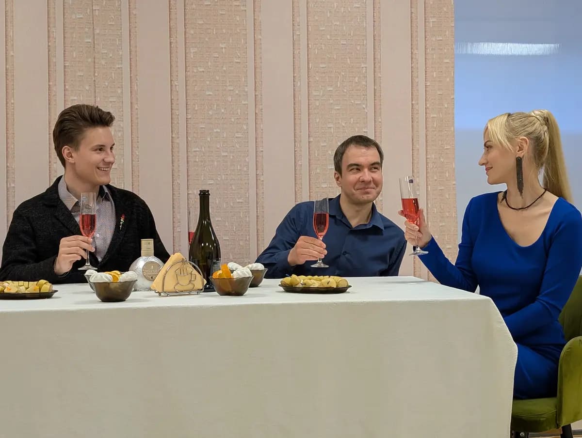 Карточный дом (ДК железнодорожников)