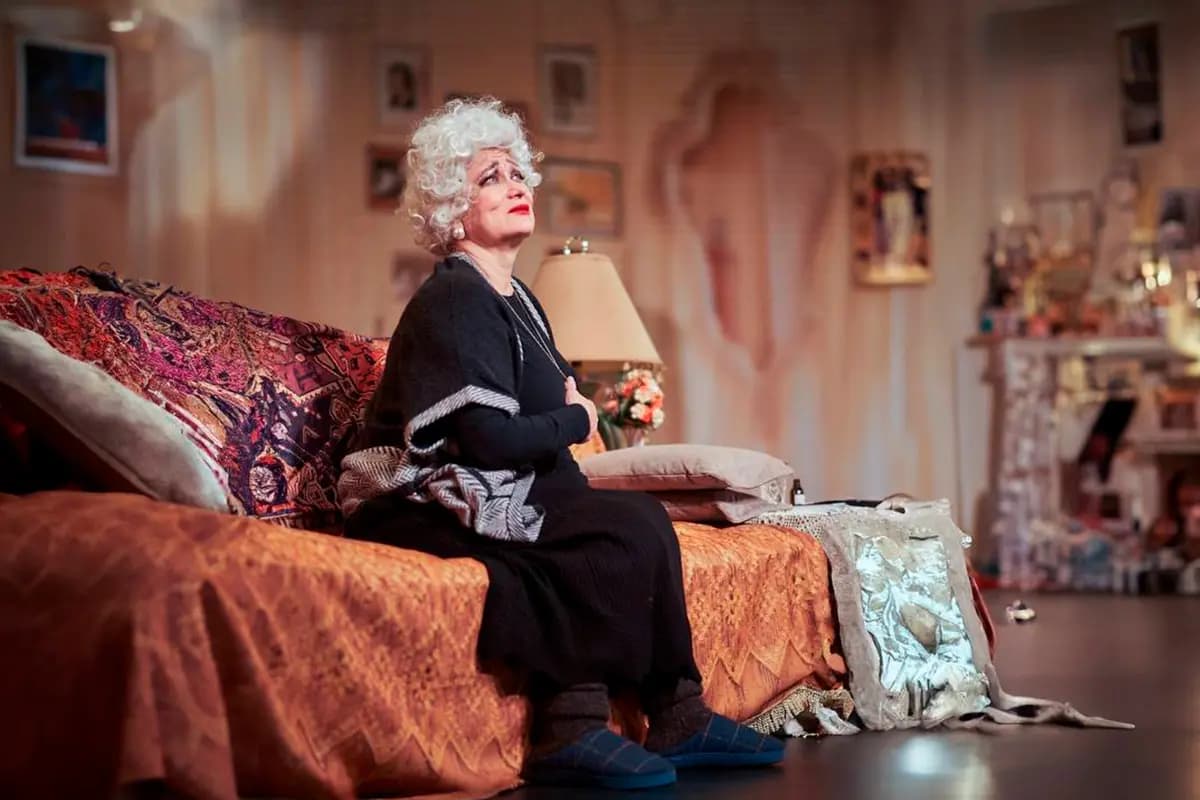 Раневская. Великая насмешница (ДК железнодорожников)