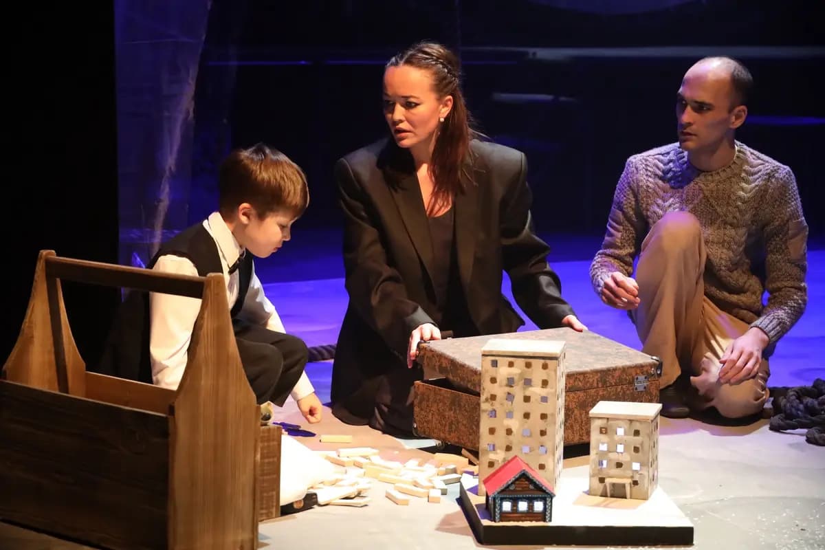 Снег (Театр им. Камала. Новое здание)