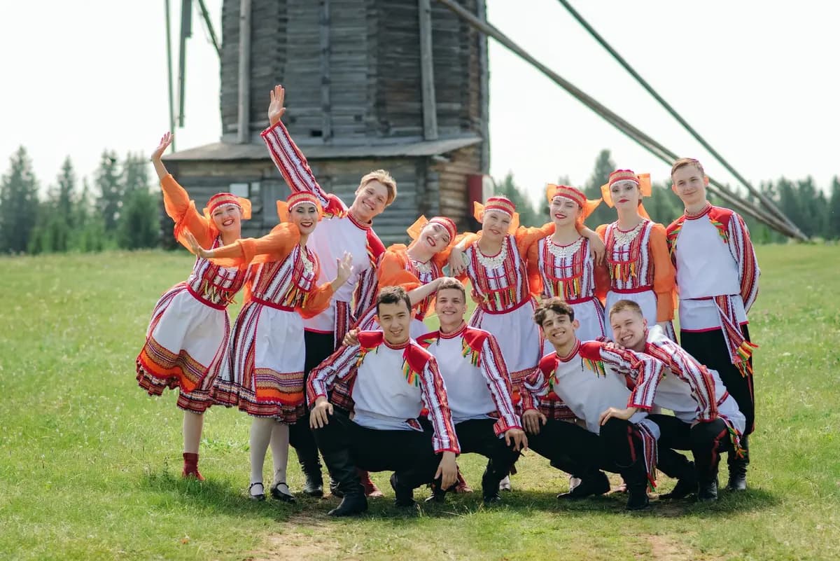 Ансамбль песни и танца «Зангари» (ДК «Аксион»)