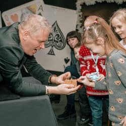 Детская шоу-программа фокусника-иллюзиониста