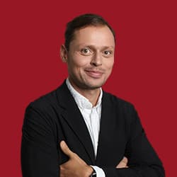 Виктор Комаров