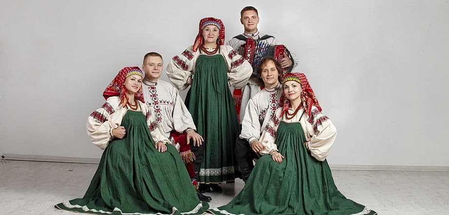 Шел казак на побывку домой...